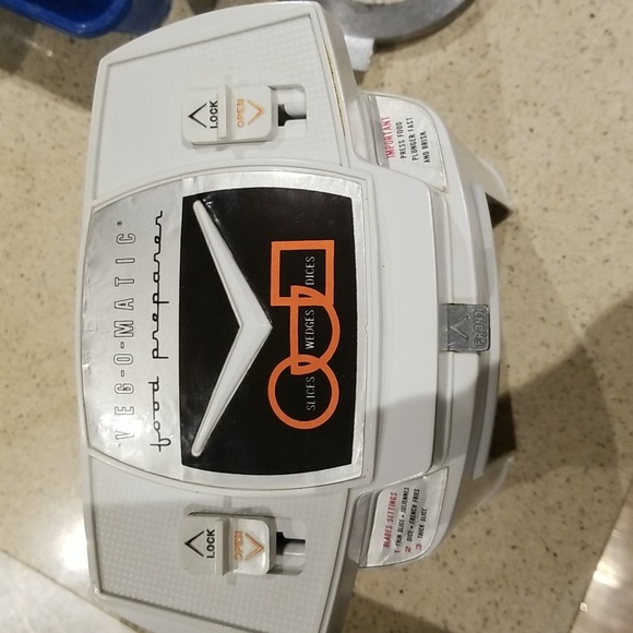 Veg O Matic w/2 blades and box - Picture 1 of 10